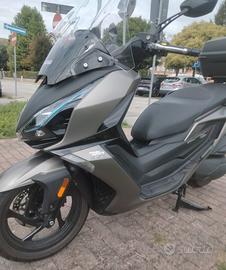 scooter Kymco Downtown 350
