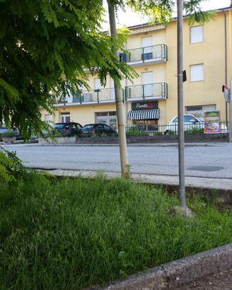 Locale Commerciale uso negozio e o ufficio