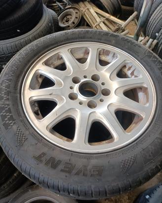 Gomme estive con cerchi in lega BMW  e coprimozzi