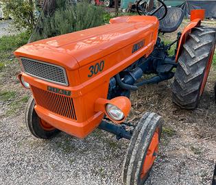 Fiat 300 ripristinato targato con sollevatore