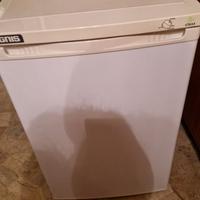 Congelatore verticale a 4 cassetti