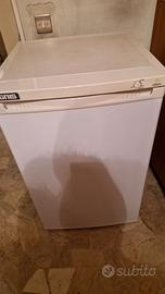 Congelatore verticale a 4 cassetti