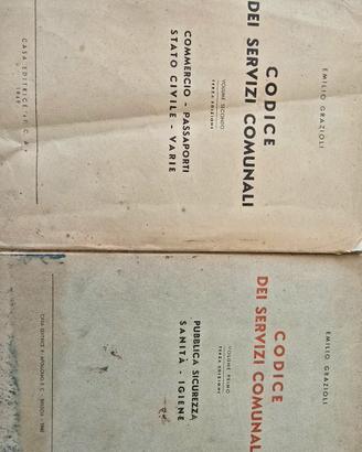 due libri degli anni 40 del novecento 