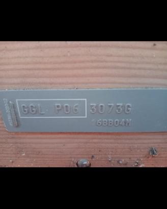  2 VELUX P06 con telaio e tenda parasole 