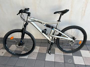 Mountain Bike Rockrider 6.3 pari al nuovo