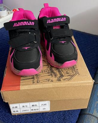 SCARPE CON ROTELLE
