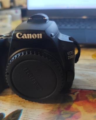 Canon EOS 250D completa