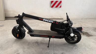 Monopattino elettrico Ducati Pro II Evo