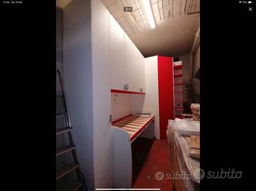 Cameretta Moretti bianca dettagli in rosso unisex