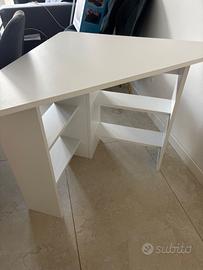 Scrivania angolare bianca – pratica e salvaspazio