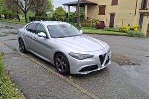 Alfa romeo Giulia Q2 AT8 180cv