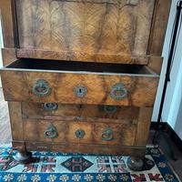 Mobile bar. Porta liquori con cassetti d’epoca