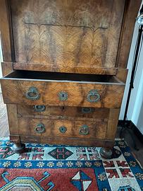 Mobile bar. Porta liquori con cassetti d’epoca