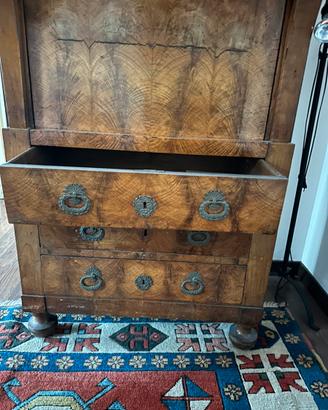 Mobile bar. Porta liquori con cassetti d’epoca