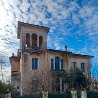 Orotelli, villa liberty con magazzini e locale