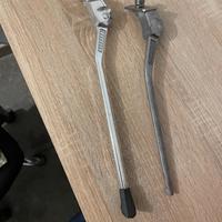 Due cavalletti originali per bici Raleigh.