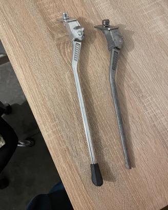 Due cavalletti originali per bici Raleigh.