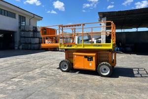 Piattaforma aerea verticale JLG 260MRT