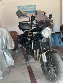 Kawasaki z900RS completa di borse e bauletto
