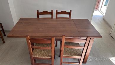 Splendido tavolo in legno massiccio  estendibile
