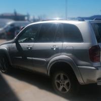 TOYOTA RAV 4 (SOLO RICAMBI)
