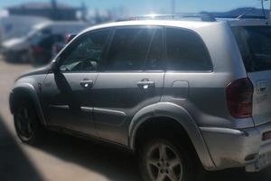 TOYOTA RAV 4 (SOLO RICAMBI)