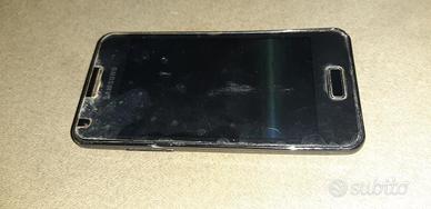 Samsung S Advance (GT-19070P) con vetro protettiv