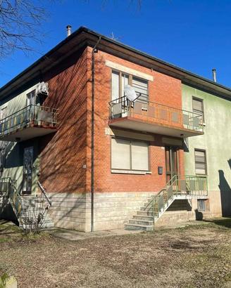 Casa indipendente di 368 m² con più di 5 locali e 