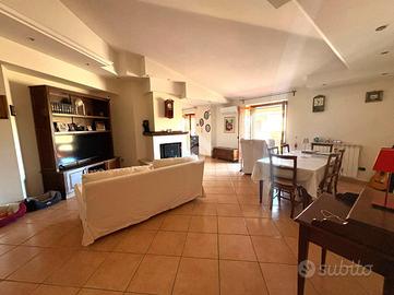 3 LOCALI A LARIANO