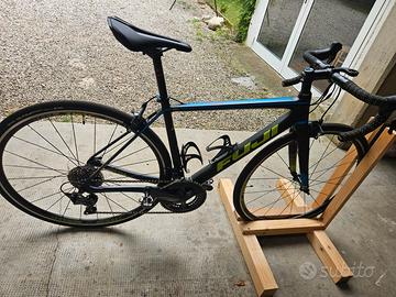 Bicicletta da corsa Fuji in Carbonio