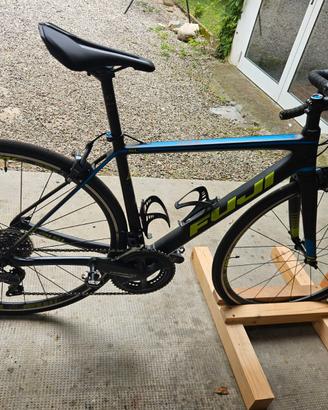 Bicicletta da corsa Fuji in Carbonio