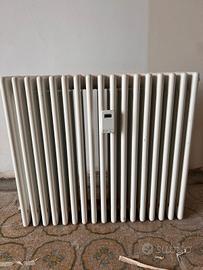 coppia di termosifoni in ghisa funzionanti