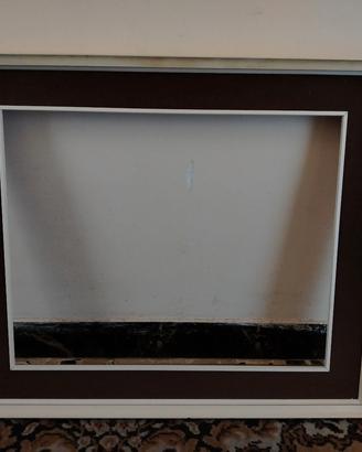 CORNICE IN LEGNO LACC. CON PASSEPARTOUT IN TESSUTO