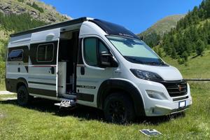 Van Adria Twin Sport SGX 6.40 Mtr 160 cv manuale
