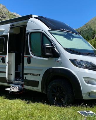 Van Adria Twin Sport SGX 6.40 Mtr 160 cv manuale