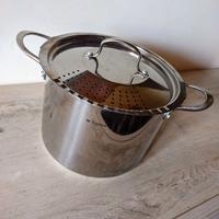 Pentola "Cuoci e scola" in acciaio,  Made in Italy