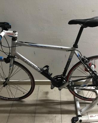 Bici da corsa e rulli