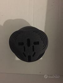 Adattatore universale da viaggio