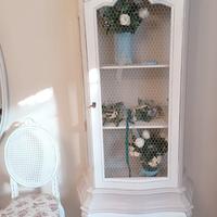 vetrinetta rifatta in stile shabby 