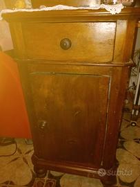 Due comodini noce primi 900'