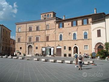 Palazzina in ristrutturazione Piazza Montefalco