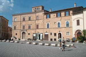 Palazzina in ristrutturazione Piazza Montefalco