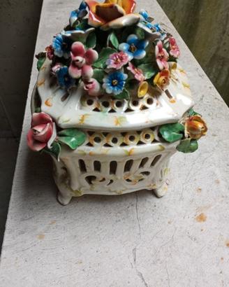 Vado ceramica lavorato motivi floreali