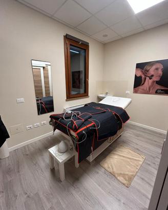 ARREDAMENTO E ATTREZZATURE CENTRO ESTETICO