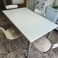 Tavolo cucina con sedie