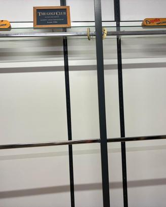 scaffalature in ferro negozio abbigliamento 