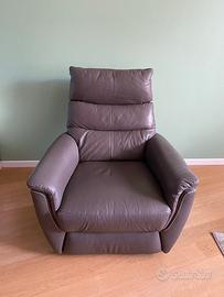 Poltrona reclinabile meccanicamente