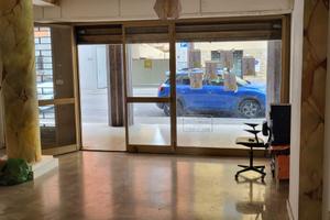 FIRENZE CAMPO DI MARTE Locale con sporto su strada