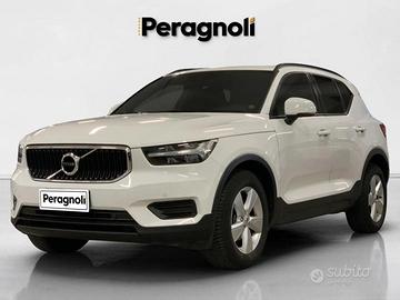 VOLVO XC40 T2 Momentum Core