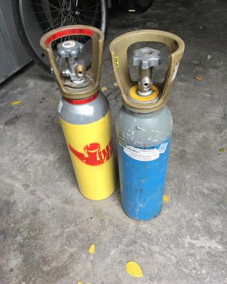 Bombole